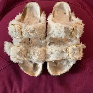 Birkenstock White Furry Sandals with Gold Buckles Sz 6 37 Used cute comfy Beach